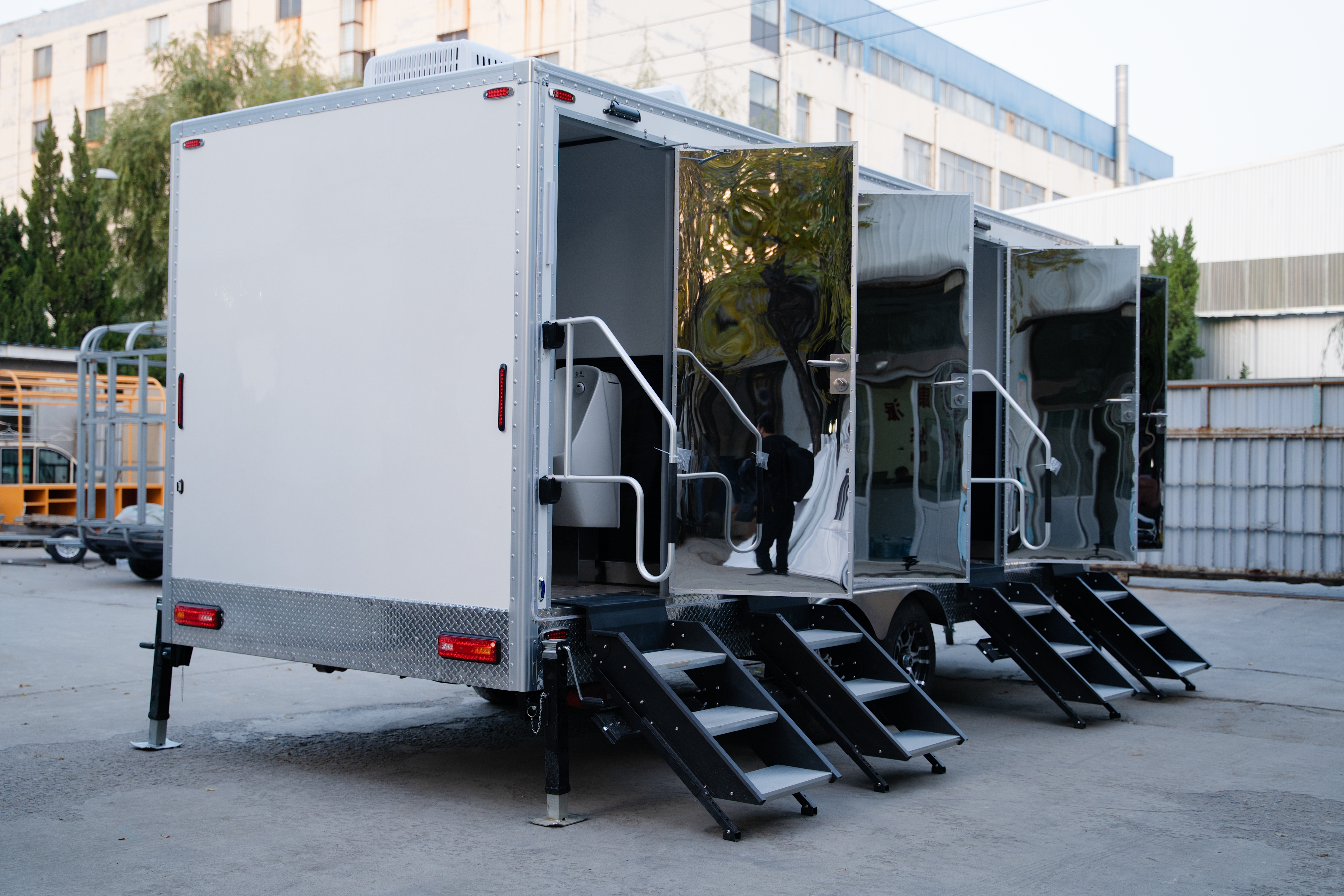 Restroom Trailer 14ft gallery image 1