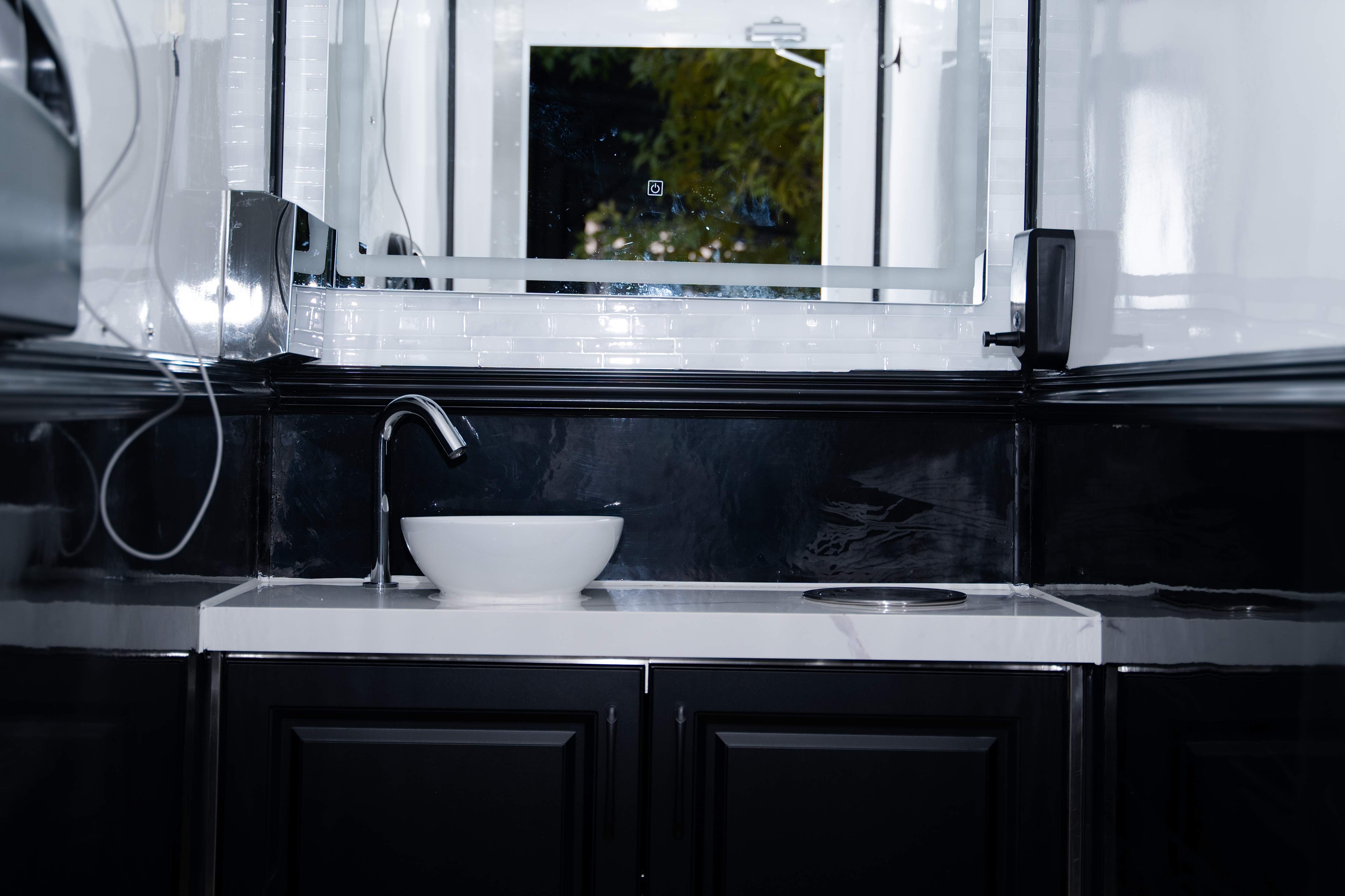 Restroom Trailer 14ft gallery image 2