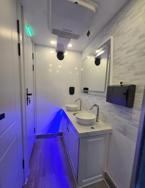 Restroom Trailer 15ft interior