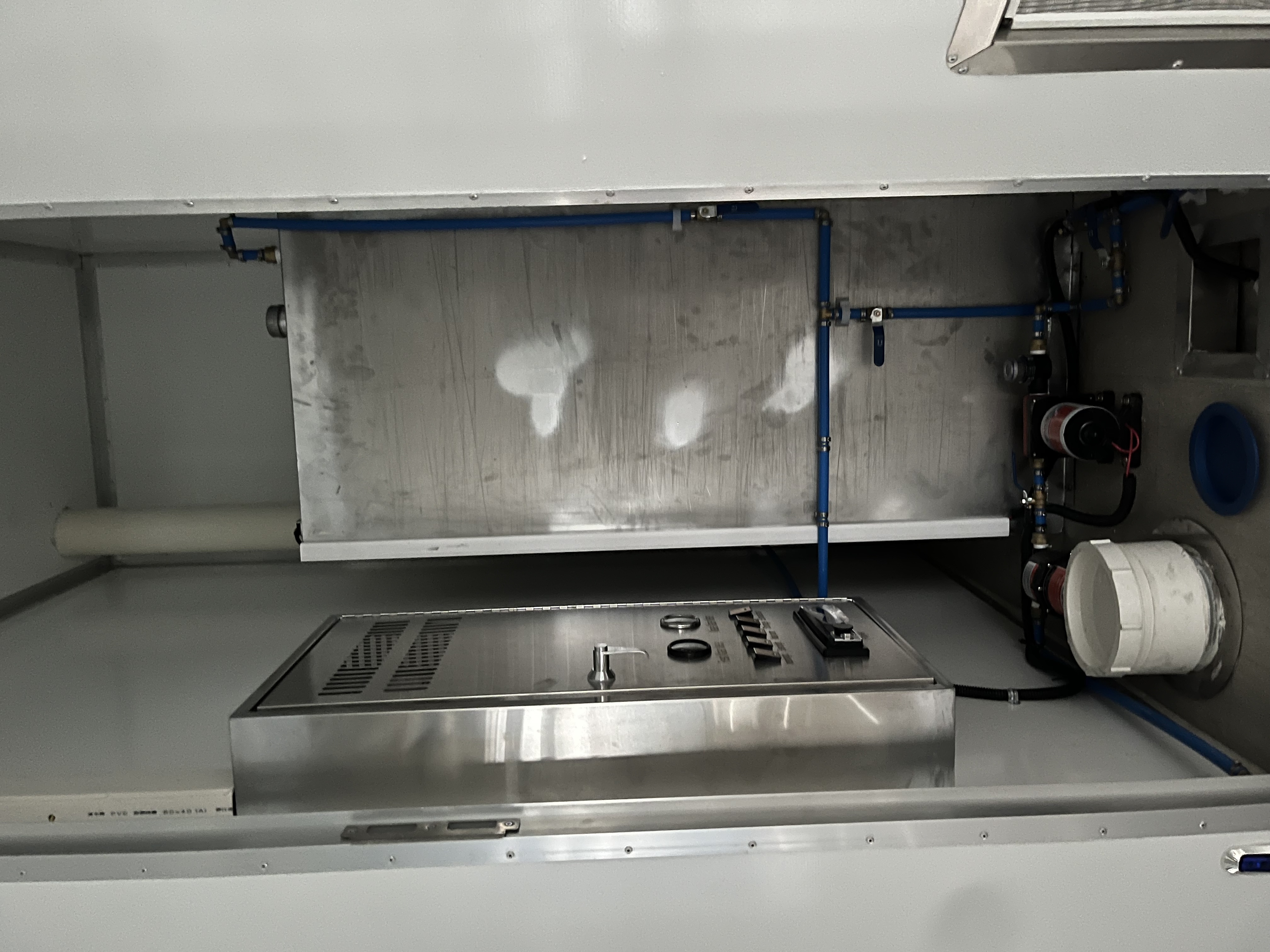 Restroom Trailer 8ft gallery image 3