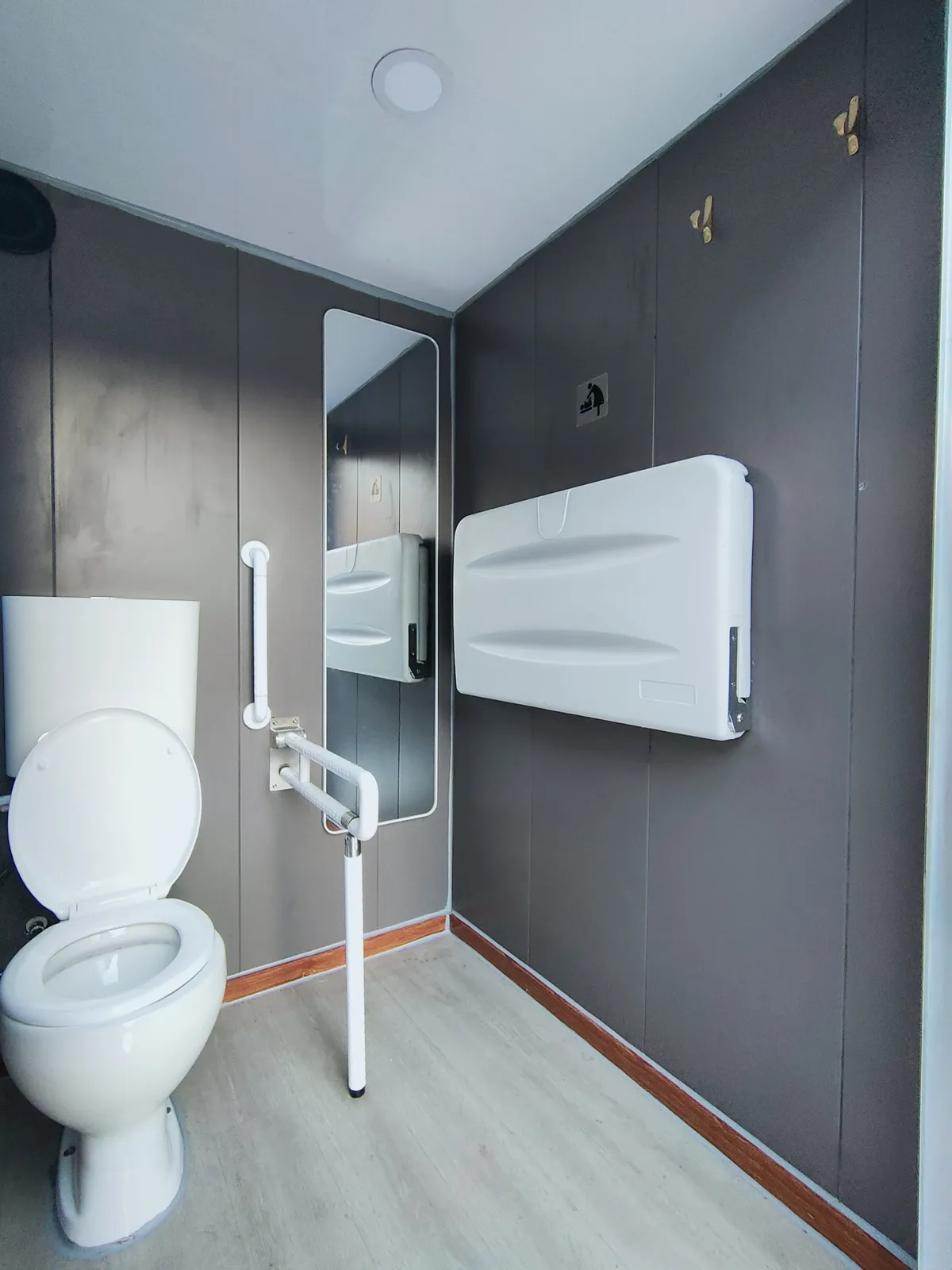 ADA + 4 Station 5 Door Restroom Trailer interior