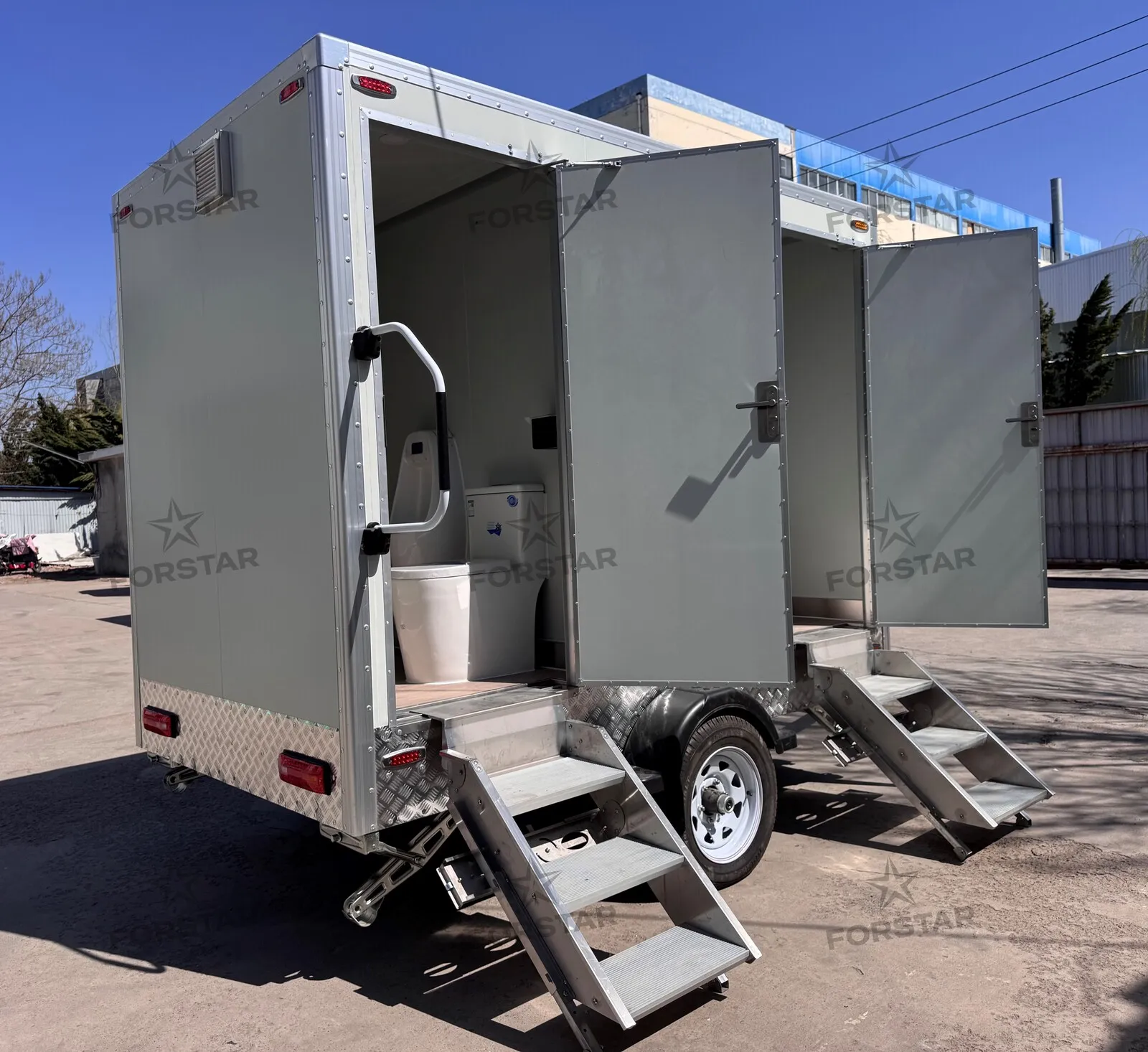 SK280C Classic 2 Door 2 Station Restroom Trailer gallery image 2