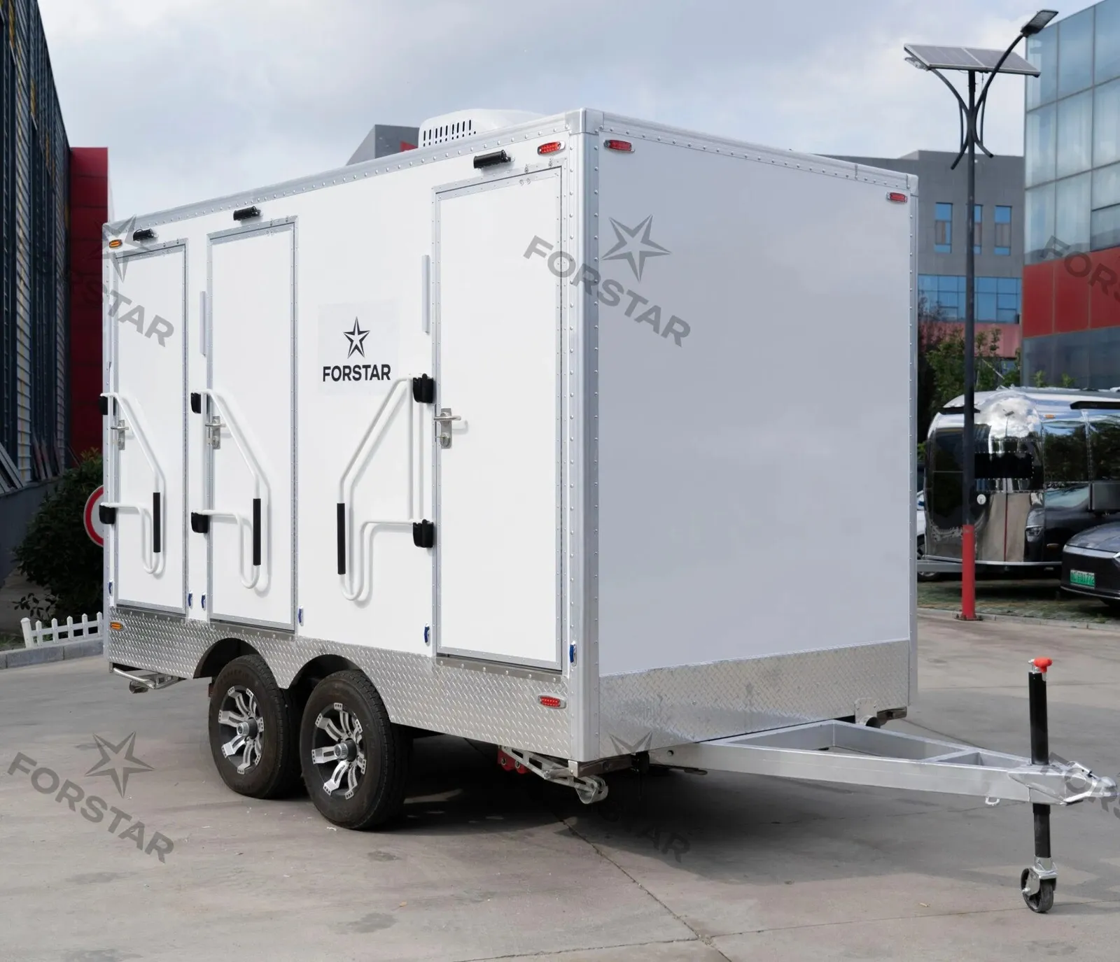 SK380C Luxury 3 Door 3 Station Restroom Trailer gallery image 2