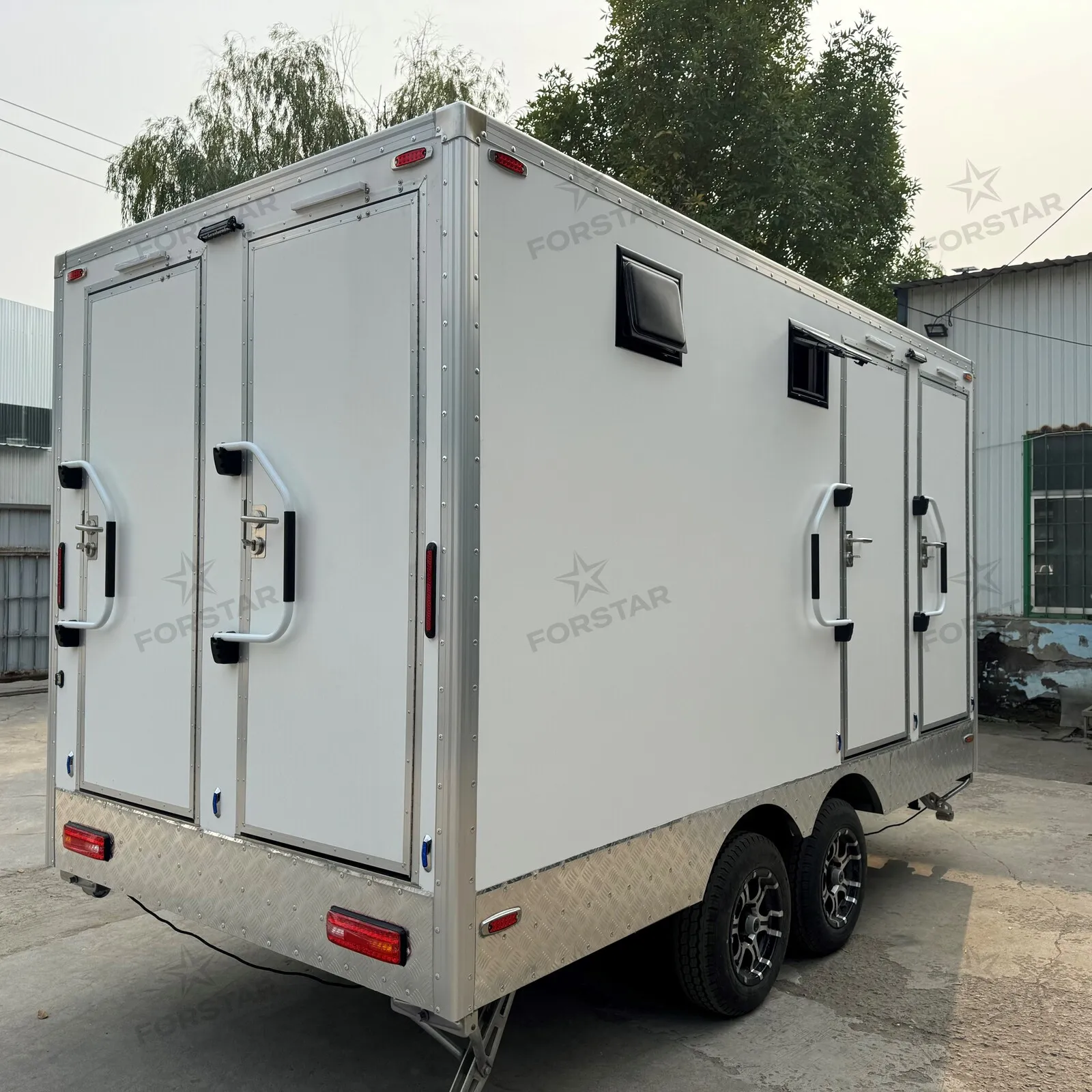 SK420C 4 Door 4 Station Restroom Trailer gallery image 2