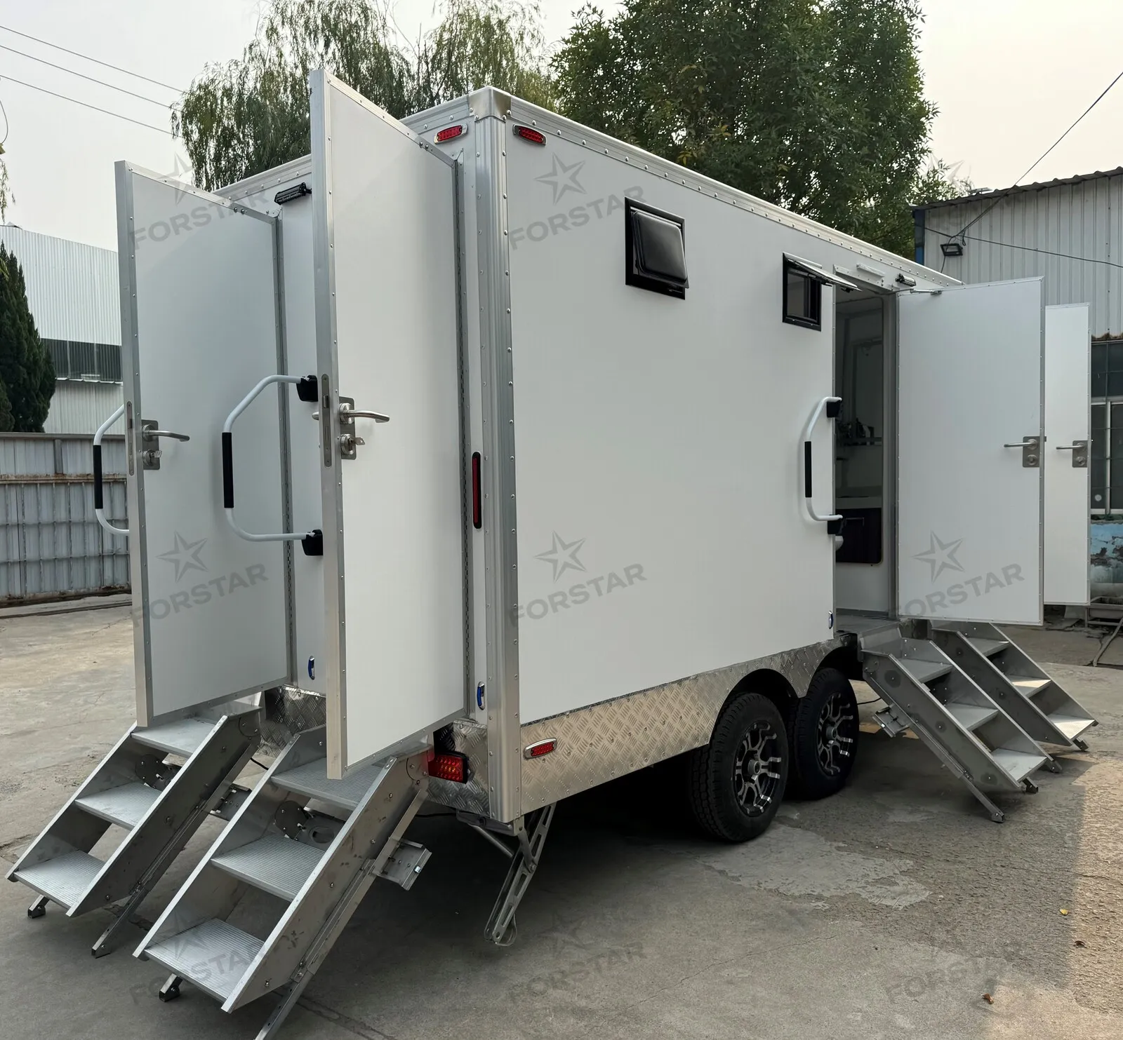 SK420C 4 Door 4 Station Restroom Trailer exterior