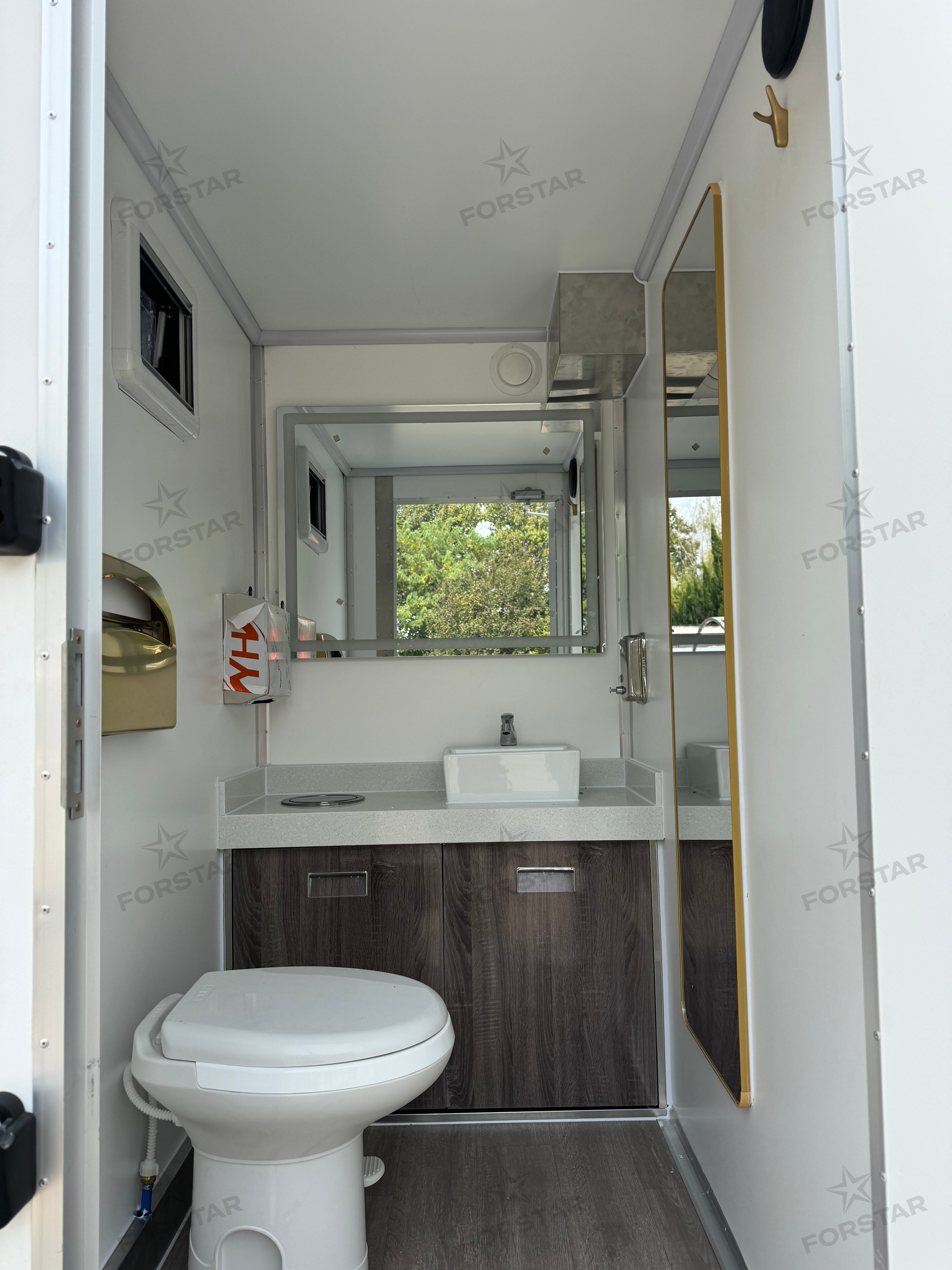 SK420C 4 Door 4 Station Restroom Trailer gallery image 6