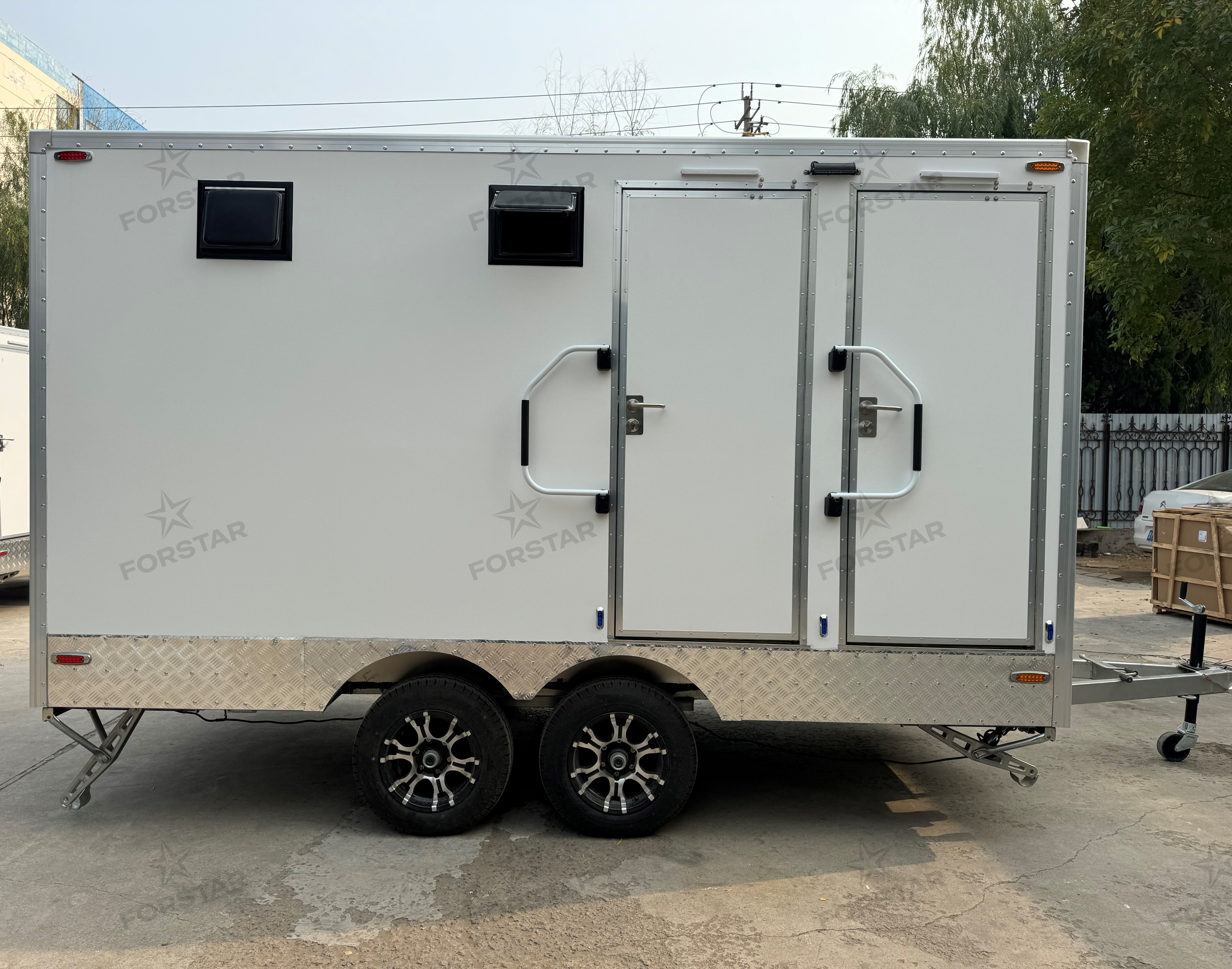 SK420C 4 Door 4 Station Restroom Trailer gallery image 1
