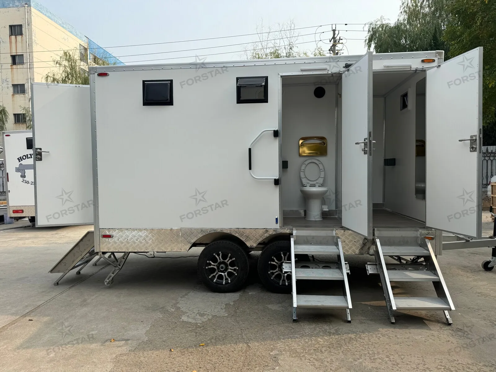 SK420C 4 Door 4 Station Restroom Trailer gallery image 4