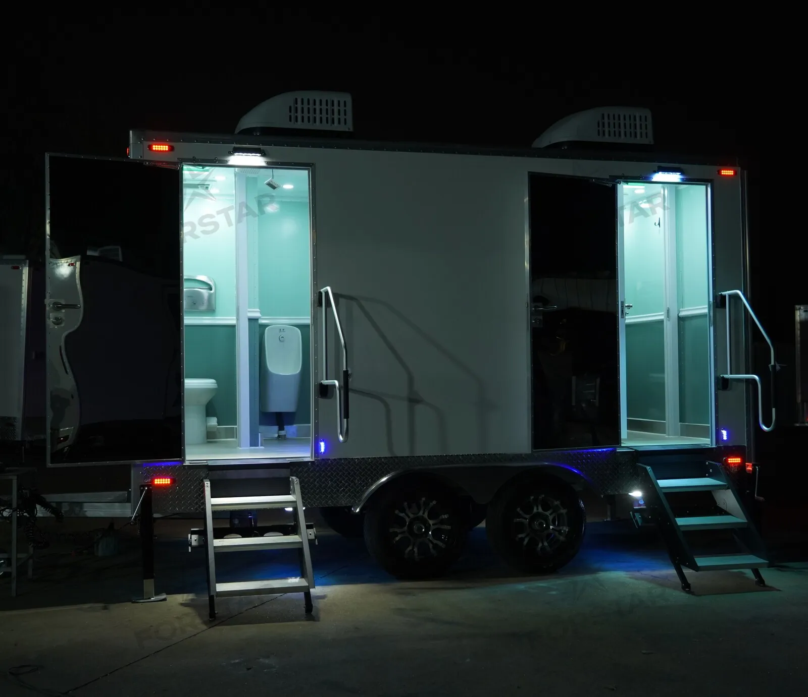 SK460 Sage Luxury 2 Door 4 Station Restroom Trailer exterior