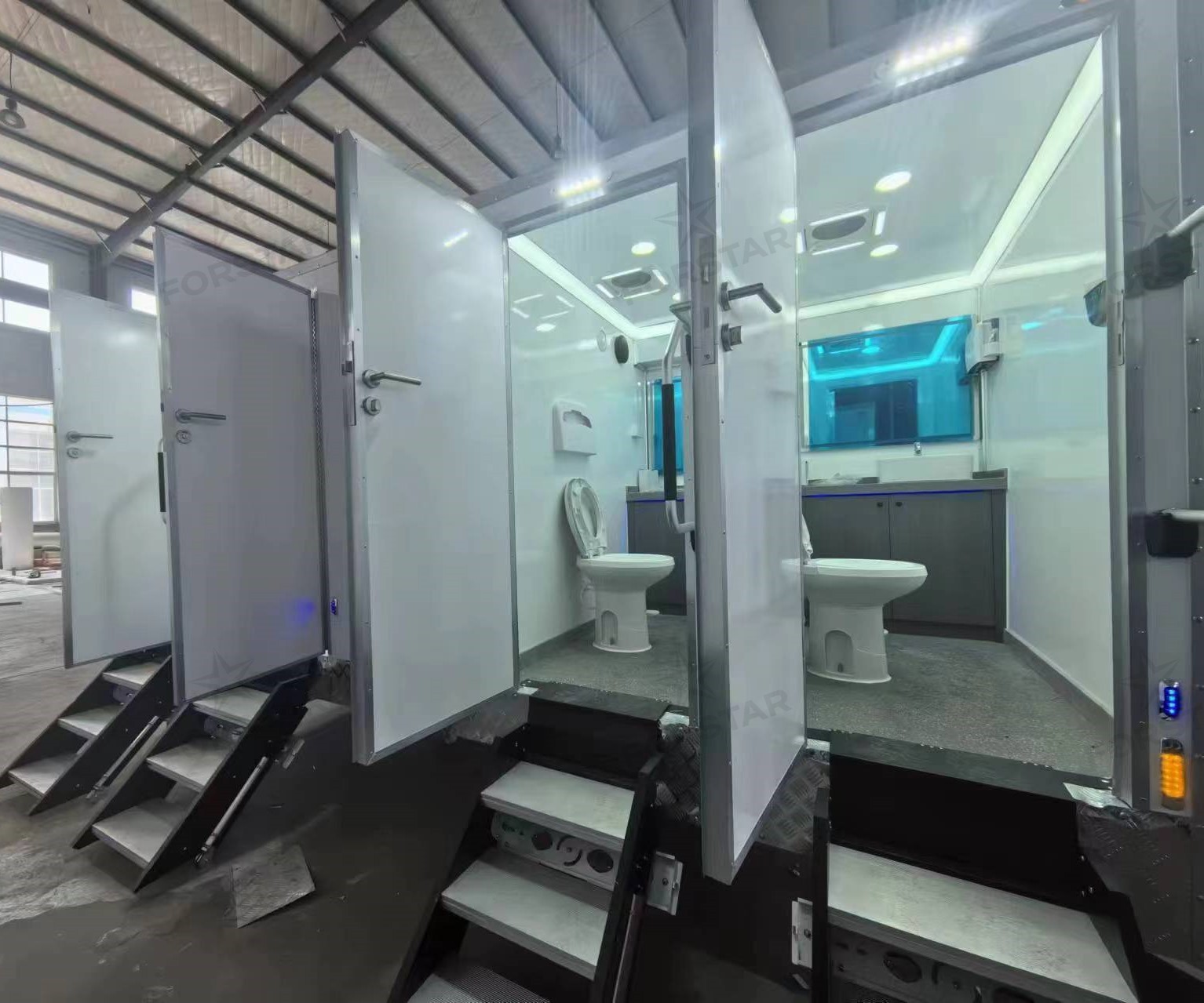 SK480C 4 Door 4 Station Restroom Trailer interior