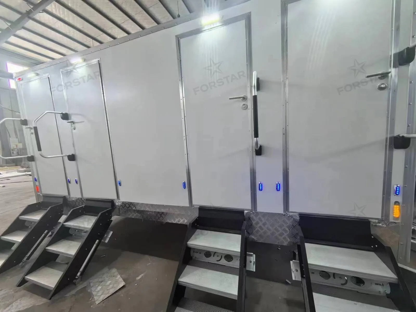 SK480C 4 Door 4 Station Restroom Trailer gallery image 2