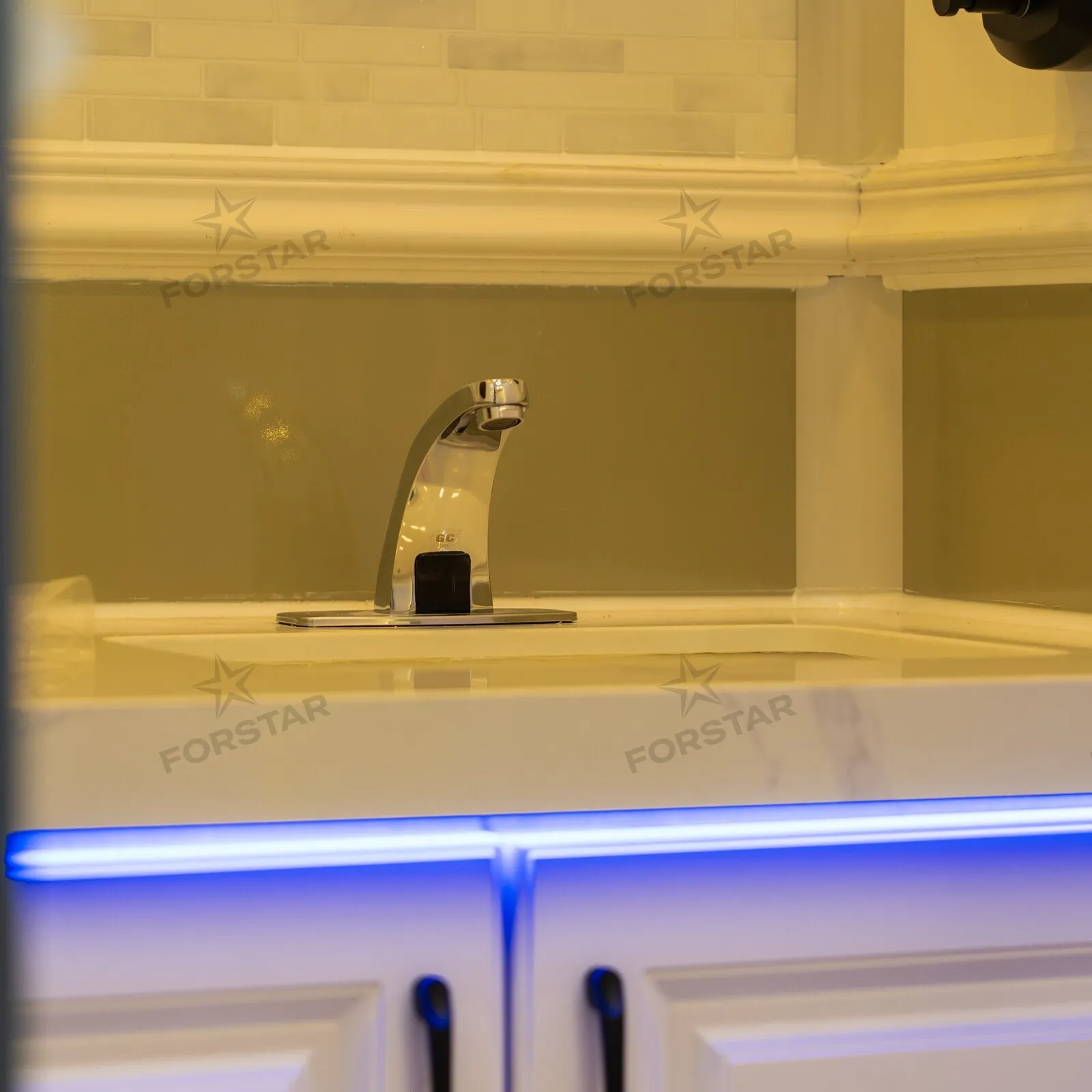 SK500 Ambient Luxury 2 Door 5 Station Restroom Trailer gallery image 5