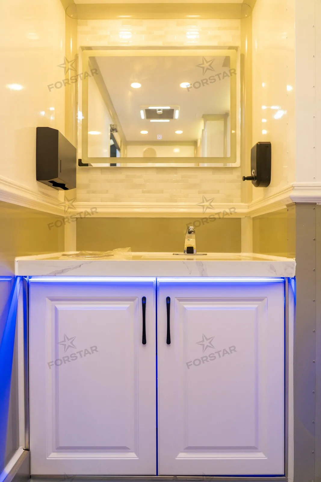 SK500 Ambient Luxury 2 Door 5 Station Restroom Trailer interior