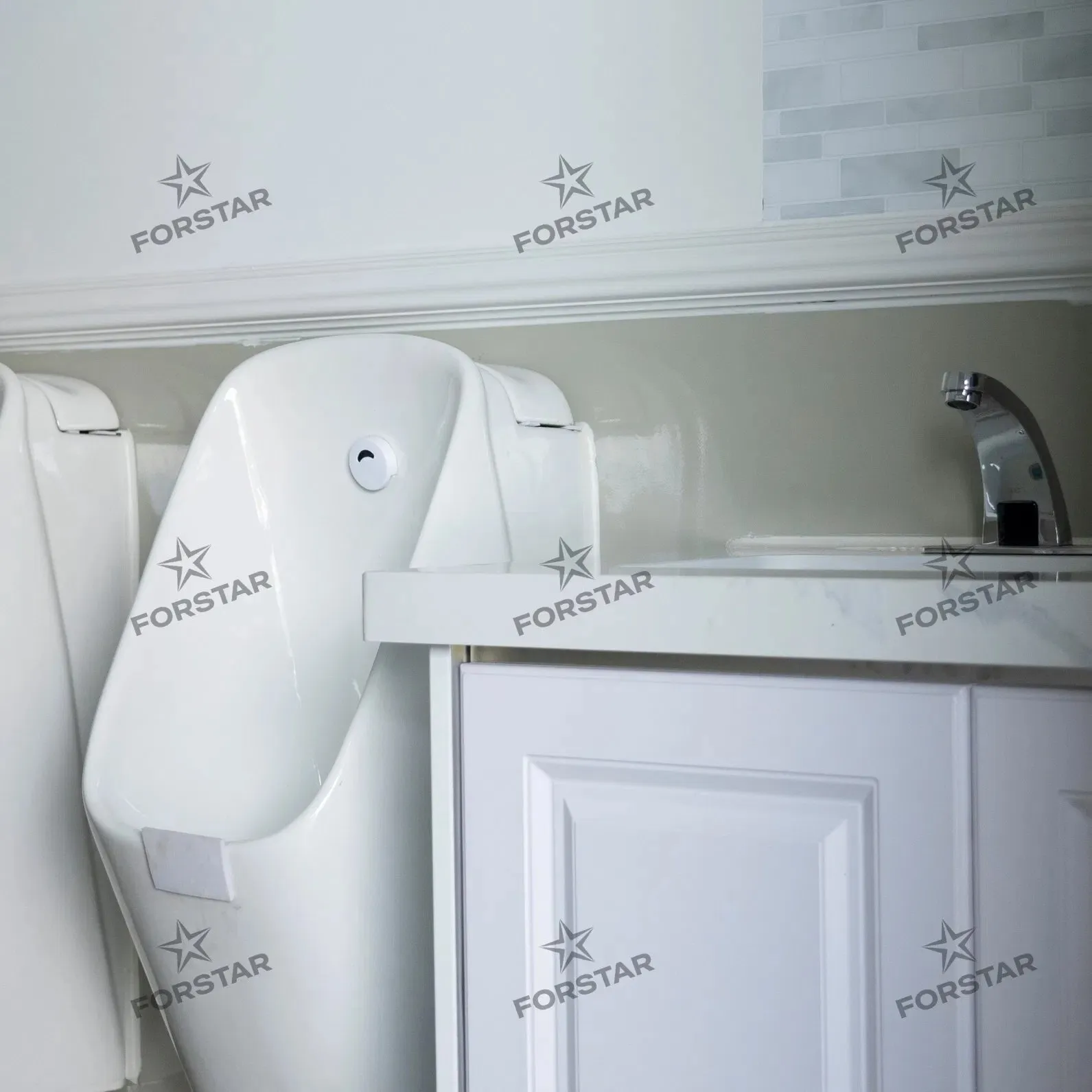 SK520C 2 Door 5 Station Luxury Restroom Trailer gallery image 5