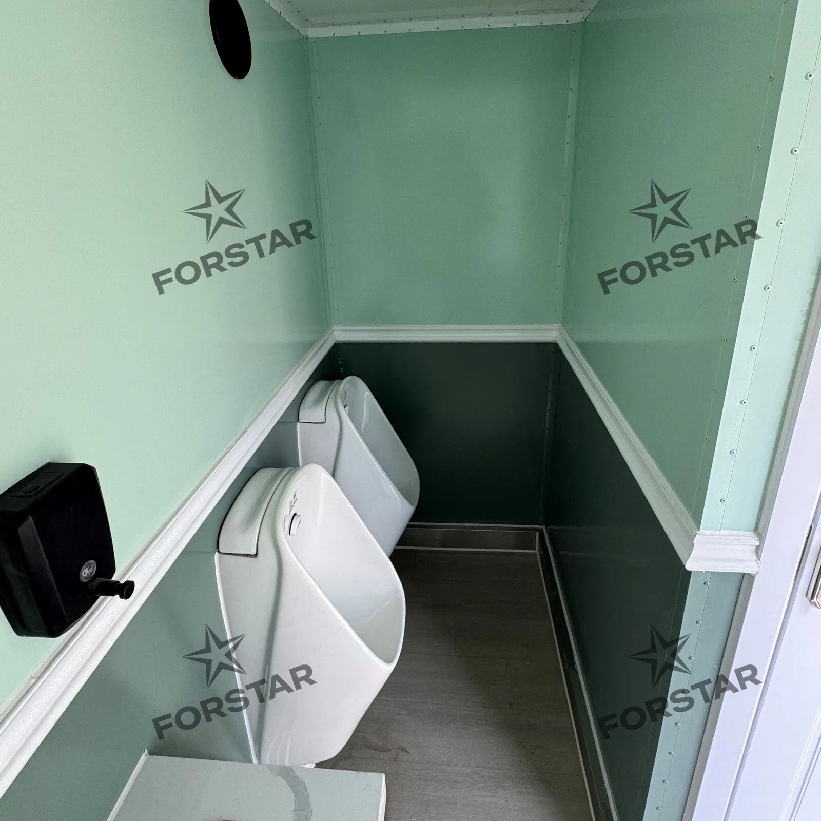 SK580 Sage Luxury 2 Door 6 Station Restroom Trailer gallery image 7