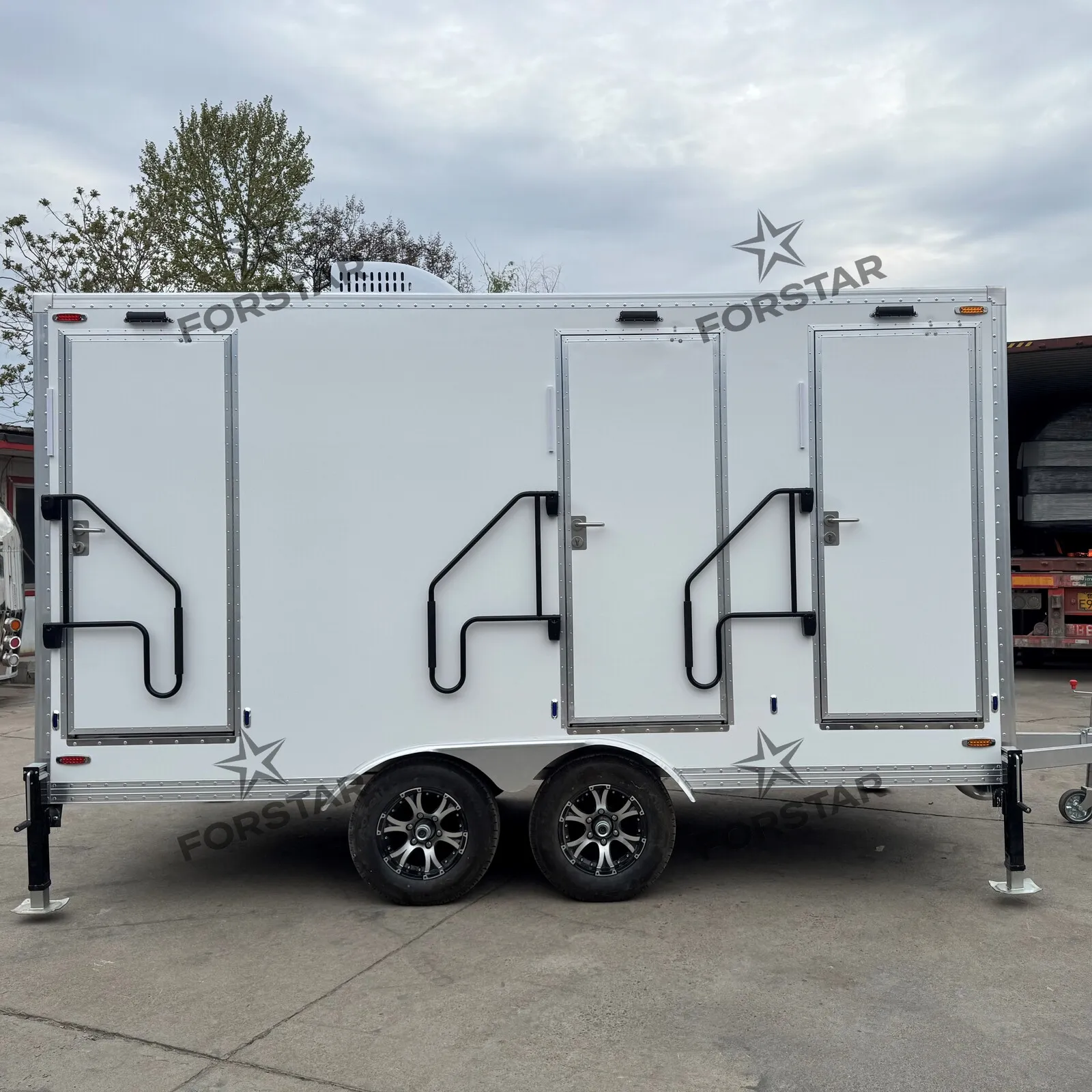 ST450 3 Door 4 Station Luxury Restroom Trailer gallery image 1