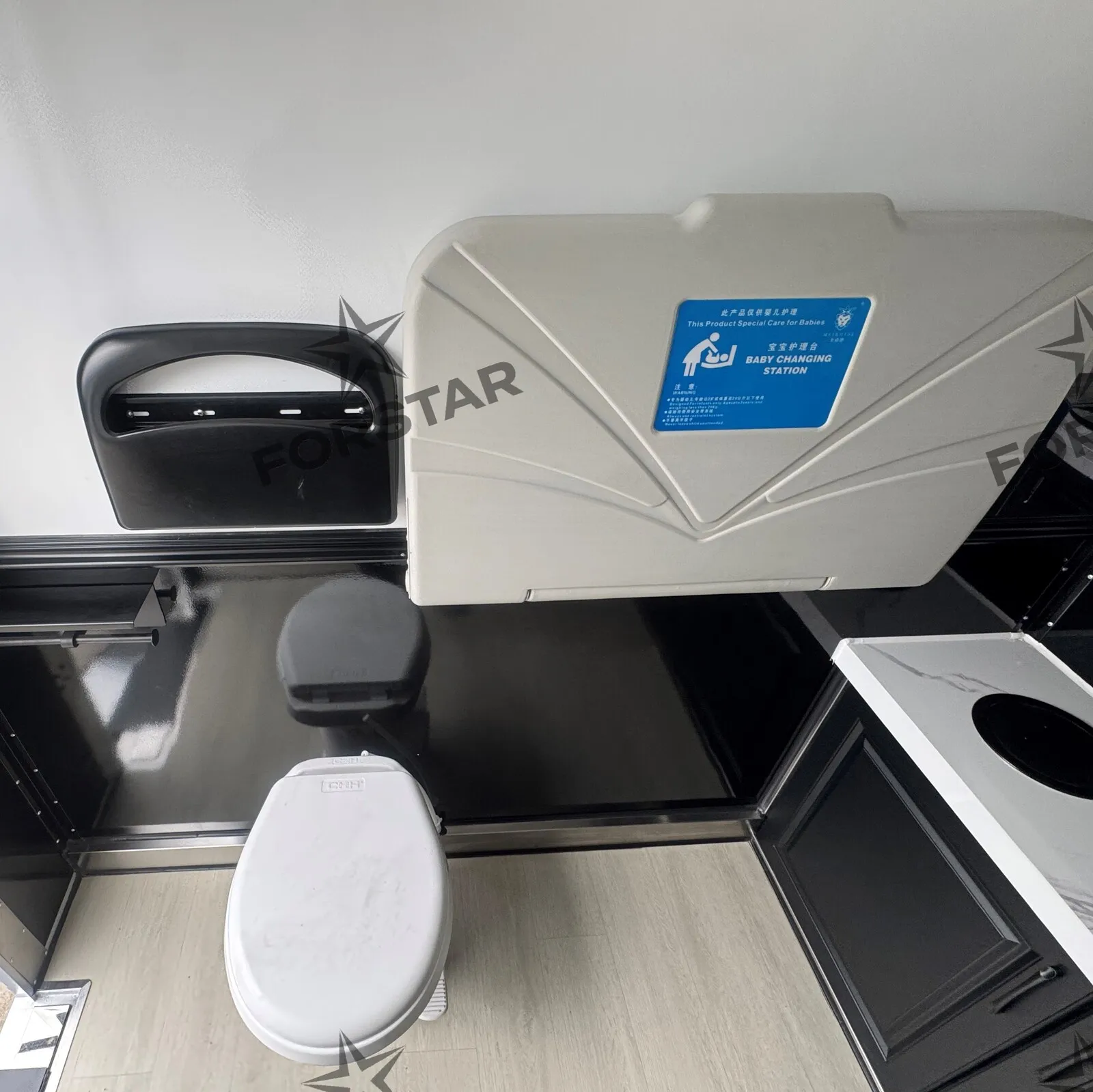 ST450 3 Door 4 Station Luxury Restroom Trailer gallery image 7
