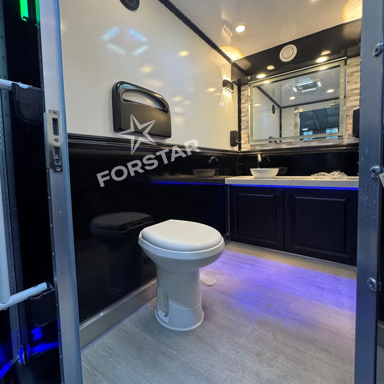 ST450 Black 3 Door 4 Station Luxury Restroom Trailer gallery image 5
