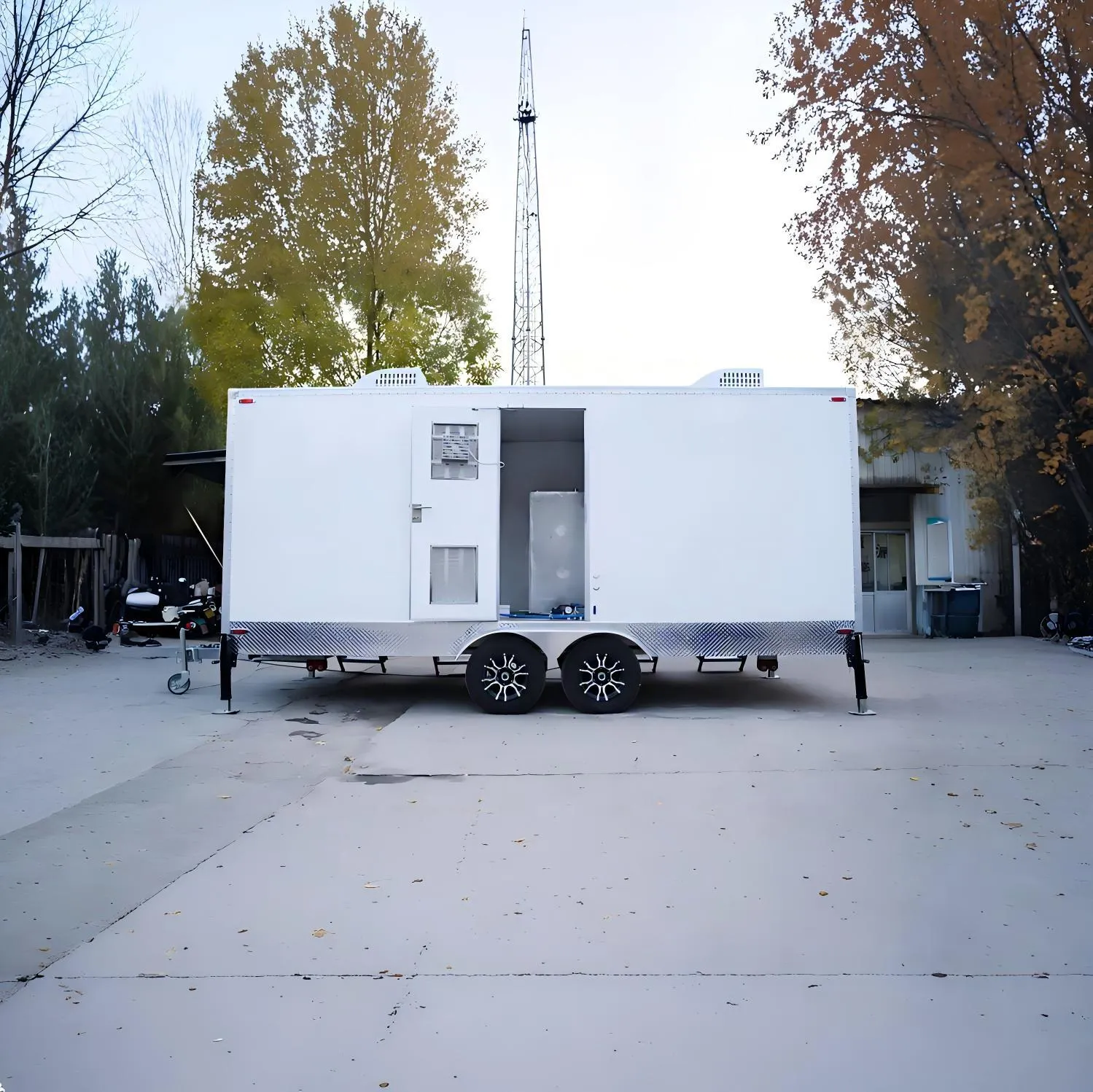 ST550 4 Door 5 Station Luxury Restroom Trailer gallery image 3